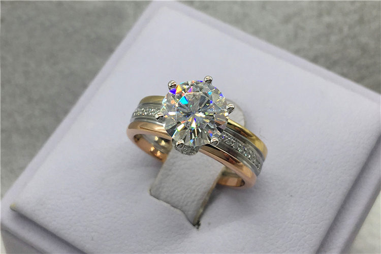 Custom Solid 18K Au750 Yellow  - Moissanite Engagement Ring 1 Carat recension och pris
