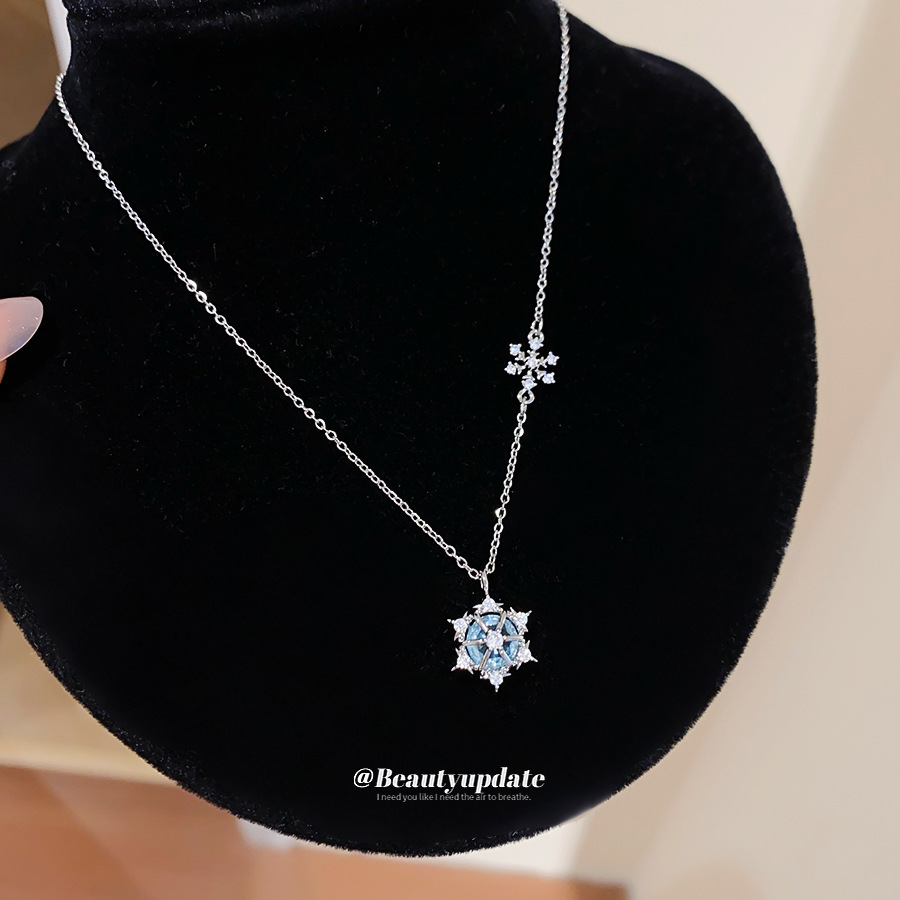 Sparkling Ice Crystal Snowflak - Layered Pendant Necklace Aesthetic recension och pris
