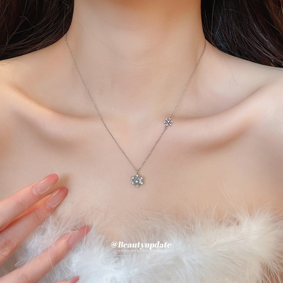 Sparkling Ice Crystal Snowflak - Layered Pendant Necklace Aesthetic recension och pris