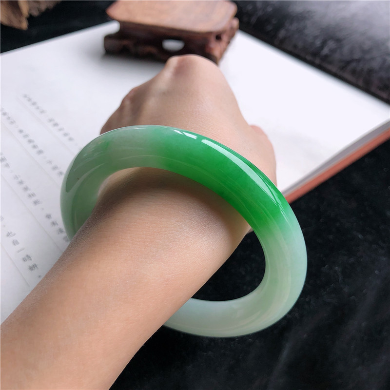 Natural Burmese Jadeite Bracel - Bracelets recension och pris