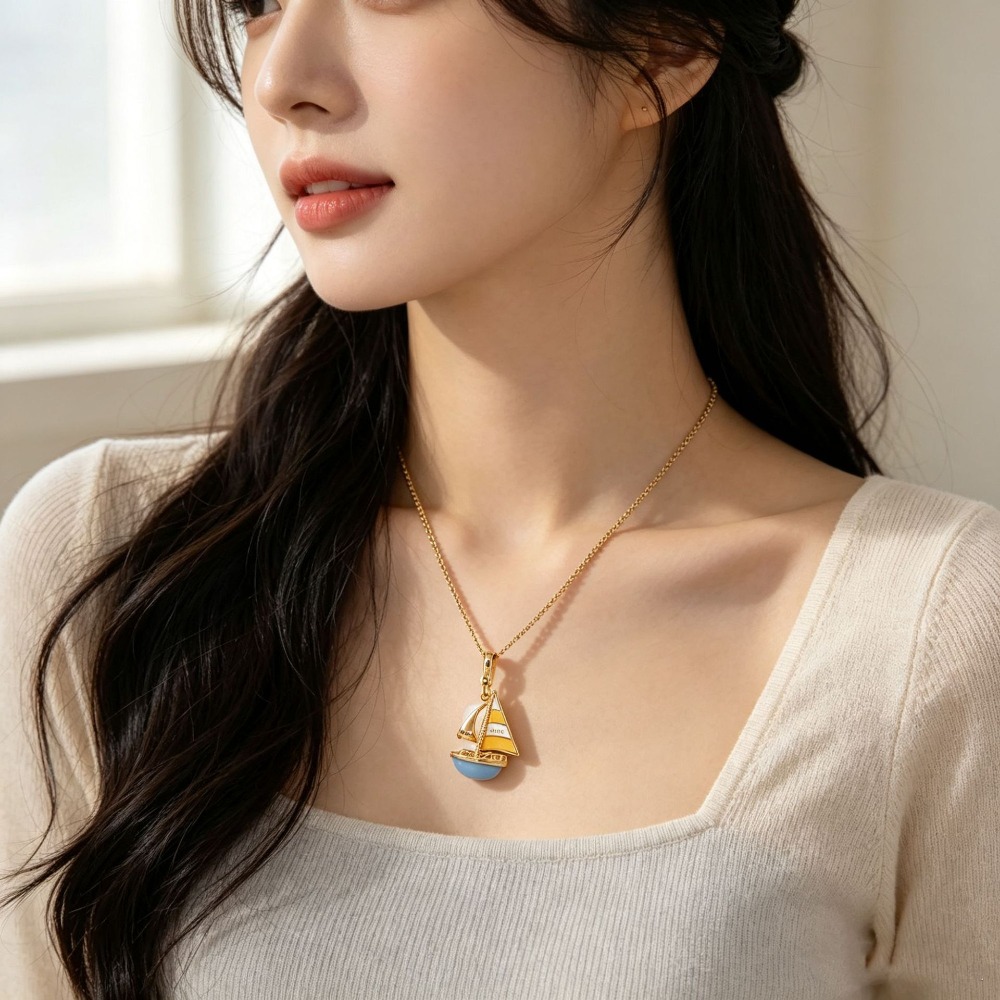 Elegant Enamel Glaze Blue Sail - Initial Letter Necklace 18K Gold recension och pris